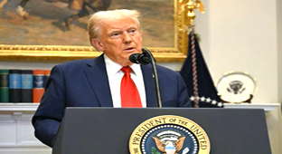 Par-alarabtv Donald Trump achève vendredi aux Emirats arabes unis une tournée dans le Golfe marquée par des promesses d’investissements mirobolantes, mais aussi une ouverture historique vis-à-vis de la Syrie et un optimisme sur le dossier nucléaire.