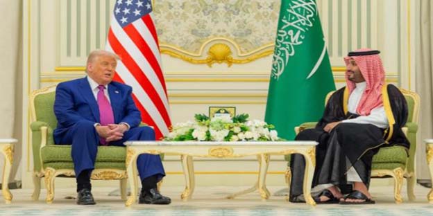 Par-alarabtv RIYADH : Le prince héritier saoudien Mohammed bin Salman et le président américain Donald Trump ont signé mardiun accord de partenariat économique stratégique à Riyad, à l'occasion de la visite régionale de M. Trump.