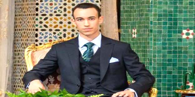 le Prince Héritier Moulay El Hassan reçoit les enfants maqdessis participant à la 16e édition des colonies de vacances de l’Agence Bayt Mal Al-Qods Acharif