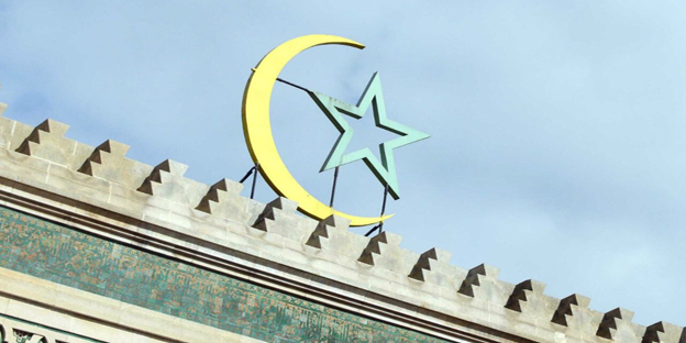 France: des têtes de cochon découvertes devant des mosquées, à Paris notamment